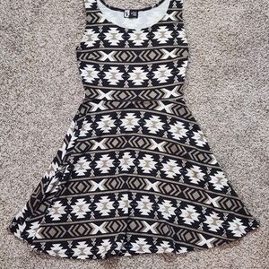 Vibe Black and White Patterned Women's Stretch Dress